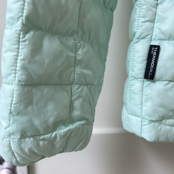 US10 The NorthFace Jacket - Picture 3 of 7